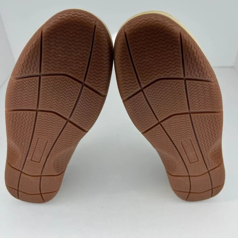 St John's Bay Mens 0168050 Brown Classic Slip On Size 9.5 M Boat Shoes